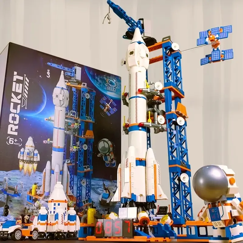 930pcs Space Launch Rocket Creative Buildable Blocks Kit Building Blocks Brick Kit Toy Building Set Model Kit, Base Car Exploration Vehicle, Astronaut Figure, Desktop Decoration, Halloween Christmas Gift