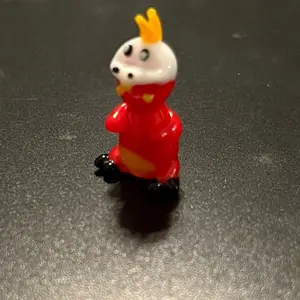 Fuecoco Glass Mini Figurine - Design - Detailed View of Product as Shown
