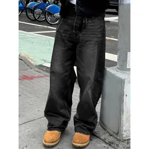 Men’s new fashionable loose-fit jeans—casual, multifunctional washed denim that’s stylish and comfortable for everyday wear.