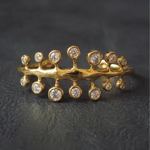 Minimalist metal diamond-studded new fashion European-style bracelet with opening