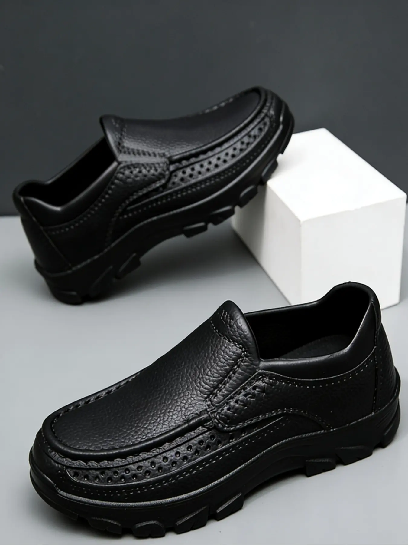 Men's Driving Shoes Anti-Slip Chef Shoes Walking Shoes Small Leather Breathable Flat Shoes, Durable Casual Shoes, Comfortable and Durable, Perfect for Daily Use and Work, Casual Driving Footwear, Slip on Shoes