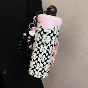 600ML Insulated Mug with Beaded Bracelet, Classic Print Pattern Stainless Steel Tumbler with Straw, Leakproof Travel Coffee Cup for All Seasons, Stylish Gift for Women and Essential Home Item