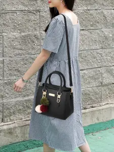 Affordable plush handbag: durable zipper, soft and comfortable fabric, spacious yet lightweight, can be carried by hand or crossbody, perfect for daily use.