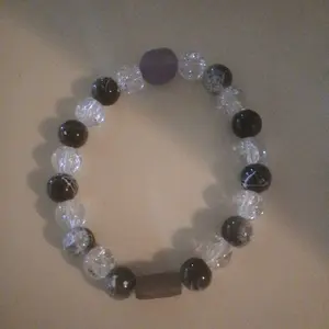 Elegant Beaded Bracelet with Clear and Dark Beads for Stylish Accessory