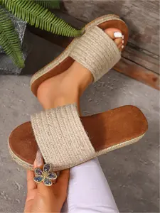 A pair of new large-size women's open-toe woven hemp rope thick-soled slip-on sandals for outdoor wear, stylish, simple, comfortable, lightweight, casual, and fashionable, Shoe