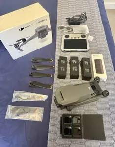 DJI Mavic 3 Fly More Combo Drone 20MP, ND Filters And Spare Batteries No C1