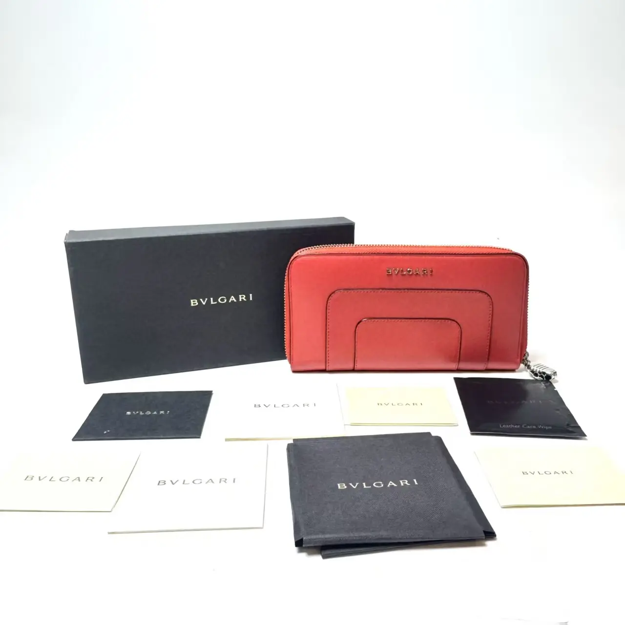 Pre-owned Bvlgari Red Smooth Leather Long Zip Wallet Metal Logo, Made in 2014, 19cm Base Length, Code N22933345, Branded Wallet, Small Leather Goods