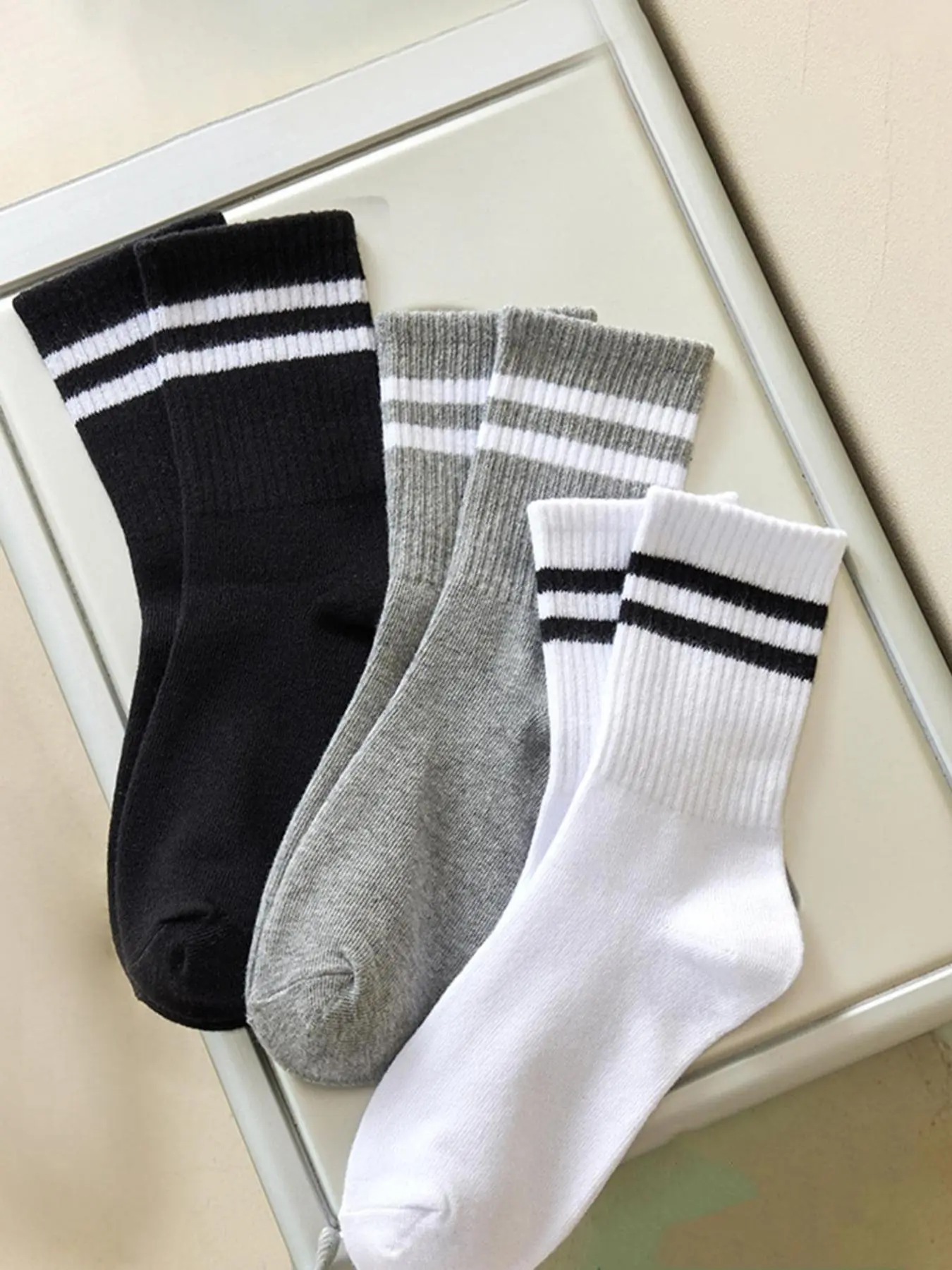 Women's Striped Crew Socks, Casual Comfy Breathable Fit Athletic Running Knit Mid Calf Socks, Women's Hosiery for Daily Wear Sportswear, Knitted Socks