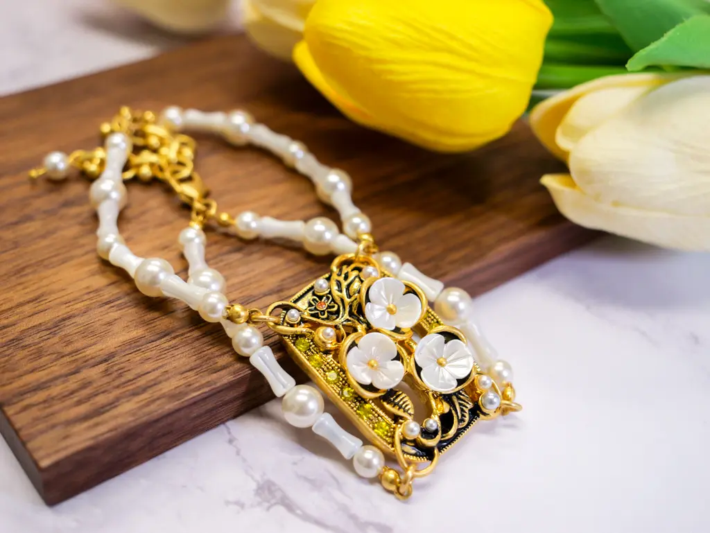 LightingArt Vintage Floral Plate Bracelet - Elegant Design for Everyday Wear