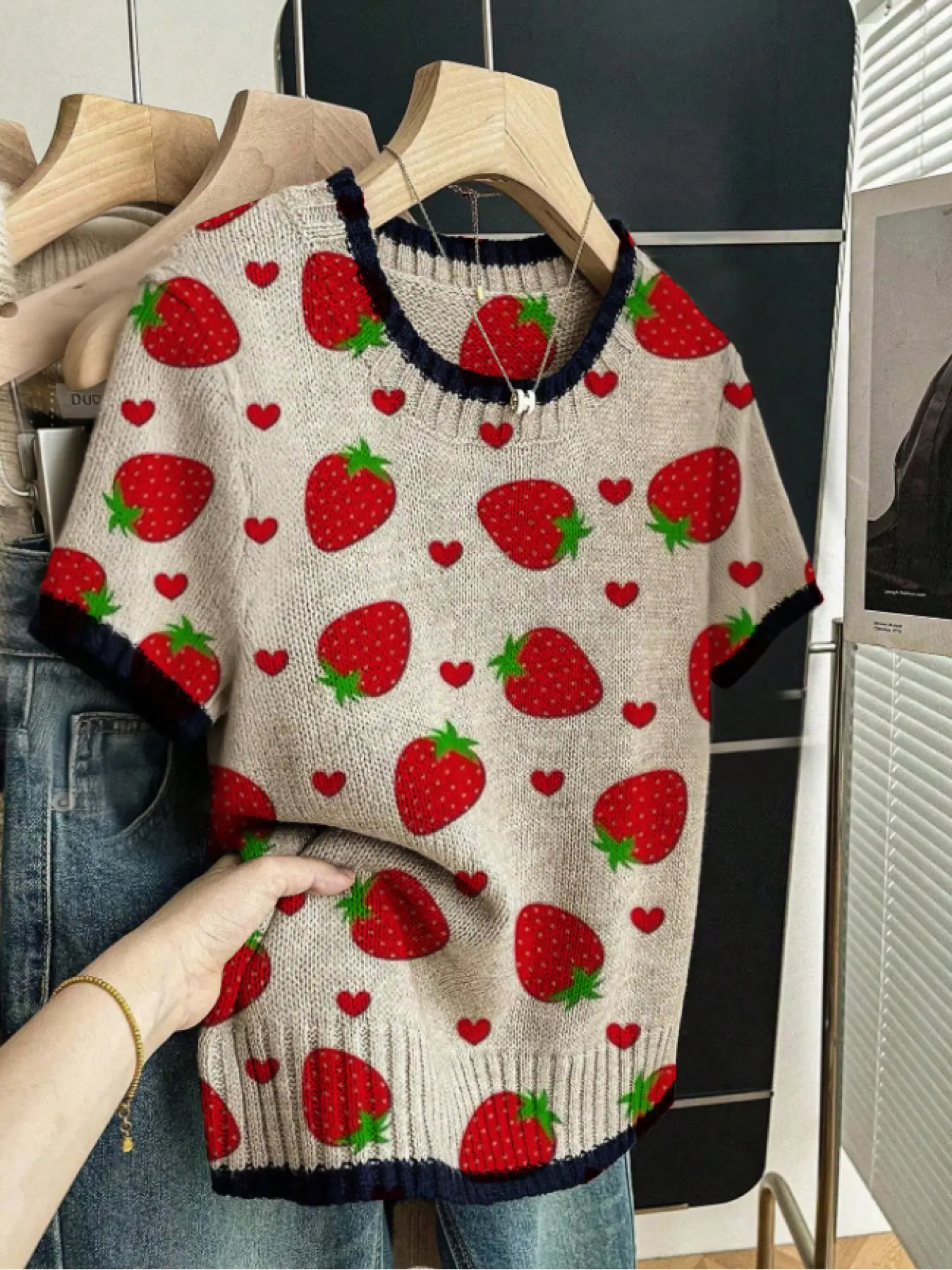 Strawberry Heart Print Round Neck Sweater Knitted Top, Casual Jumper, Casual Short Sleeve Knitwear for Spring Summer Fall, Comfortable Warm Women's Clothing