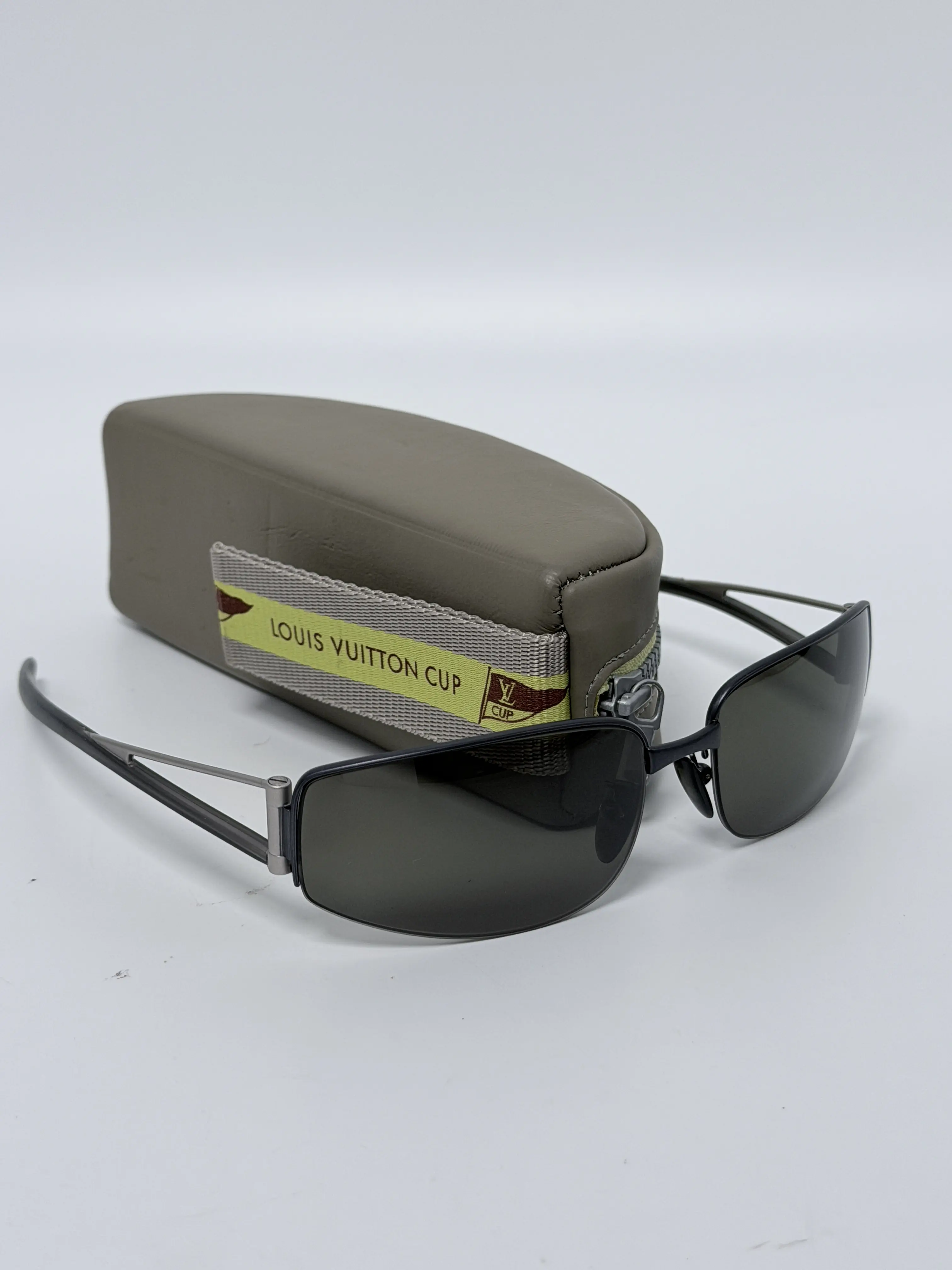 Pre-owned Louis Vuitton Cup Limited Edition Polarized Sunglasses LV002S