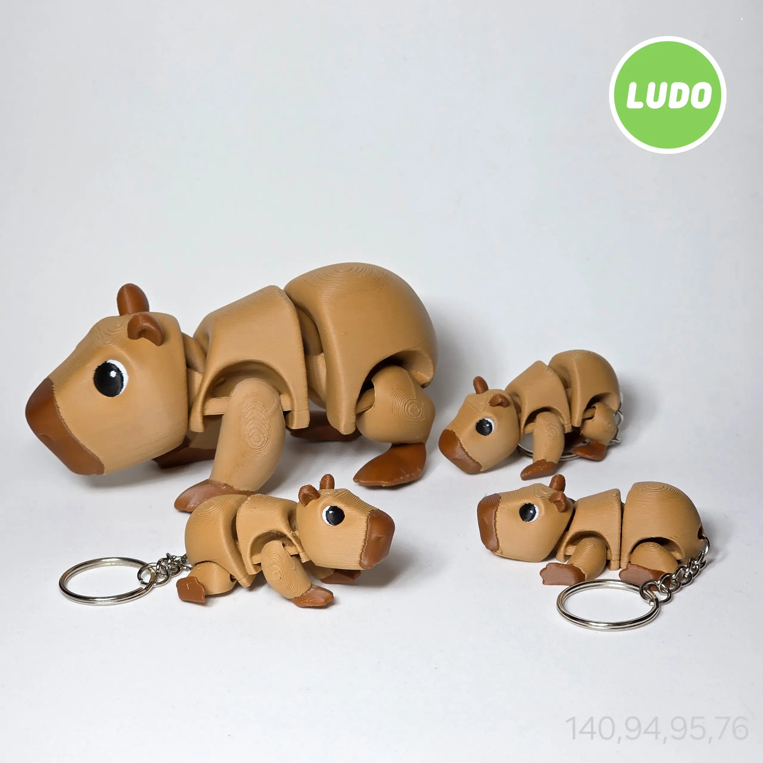 Clumsy Capybara – Articulated Keychain & XL Buddy