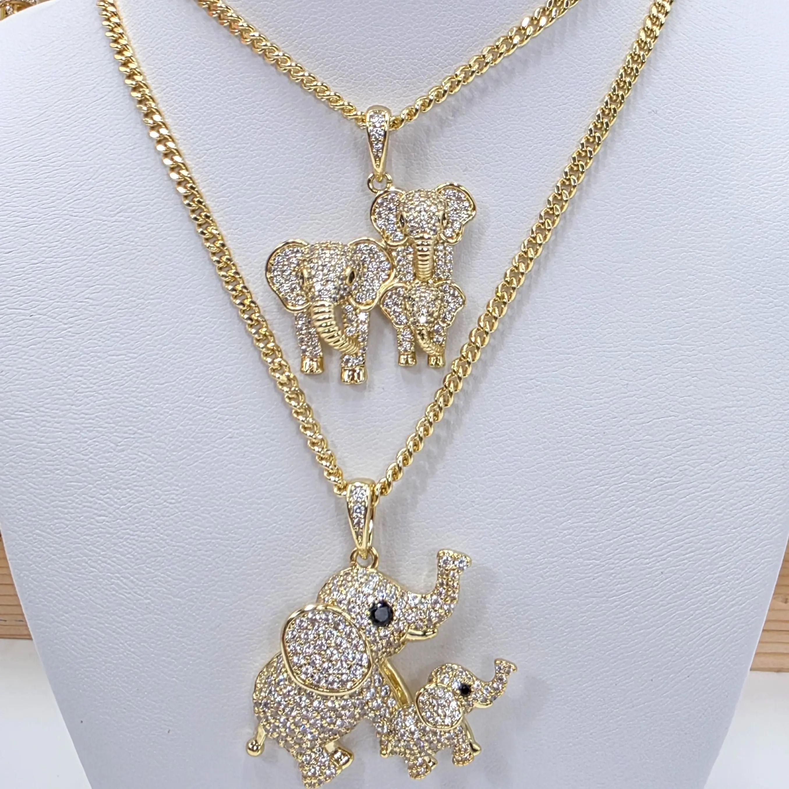 Unisex Boho Cuban Link Necklace - 23-in Chain Jewelry with Elephant Animal Figure, Dainty Daily Wear Accessory, Alternative Fashion, Artistic Statement Necklace, Alternative Fashion Necklaces, Animal Figure Necklaces