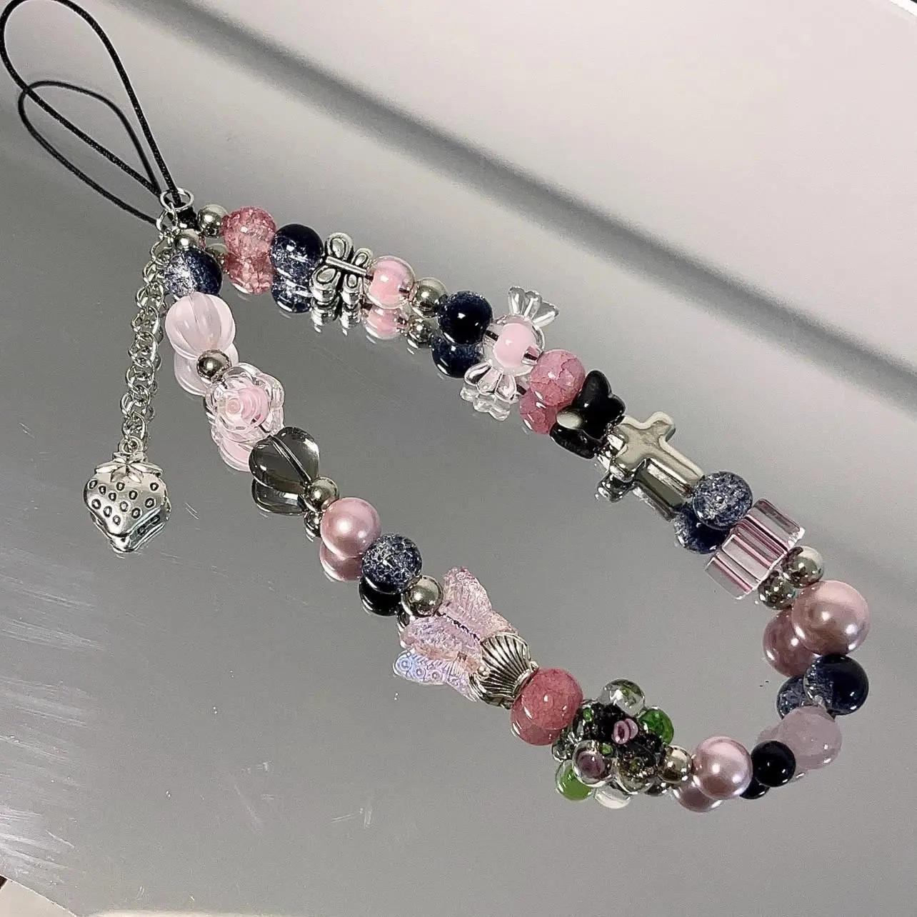 Cute Strawberry & Heart & Butterfly Design Phone Chain, Creative Anti-lost Acrylic Phone Lanyard, Cellphone Lanyard, Fashion Phone Charm for Women & Girls, Cell Phone Charm, Phone Accessories
