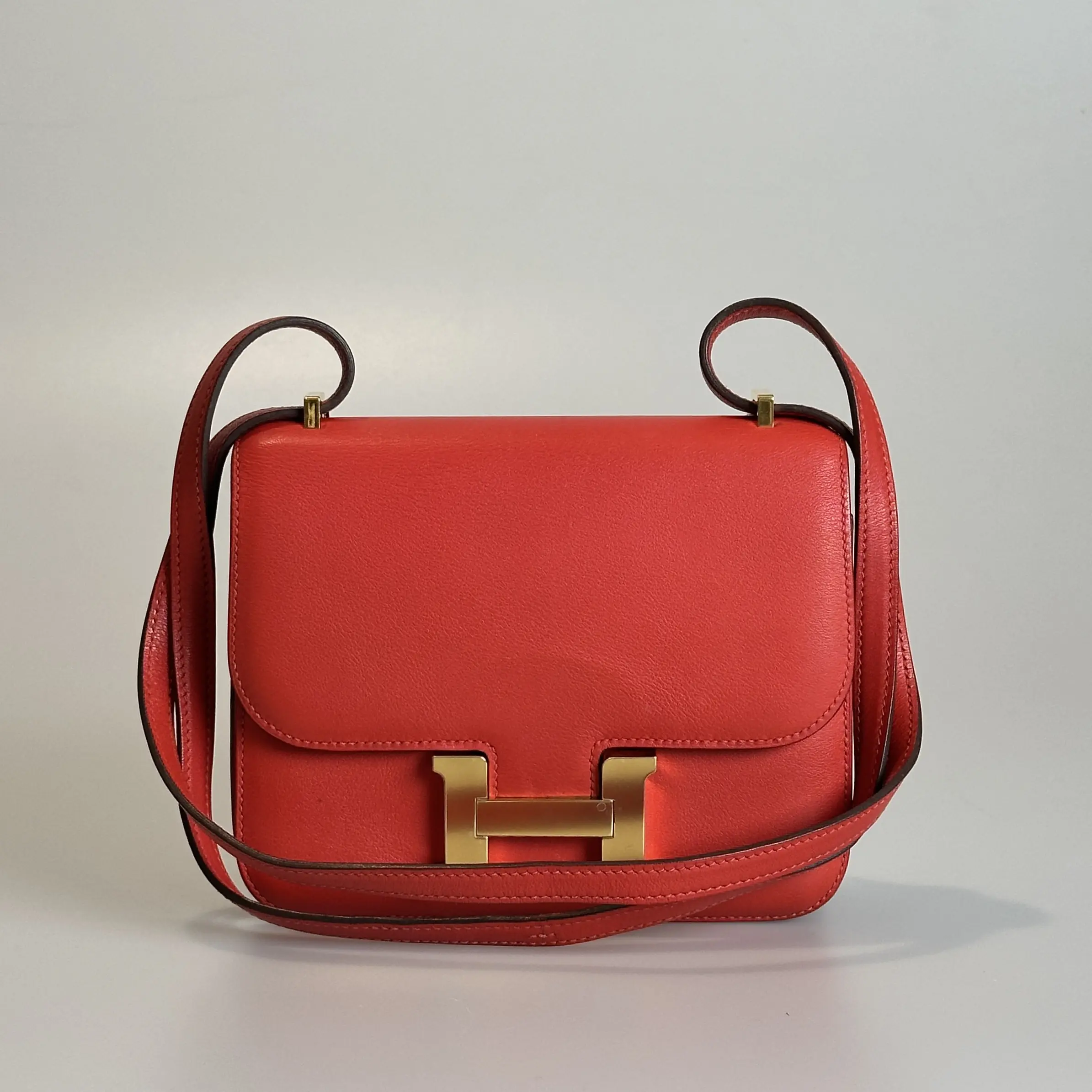 Pre-owned HERMÈS Swift Crossbody Bag Constance 19 Rouge Tomate Gold tone Clasp 23806716