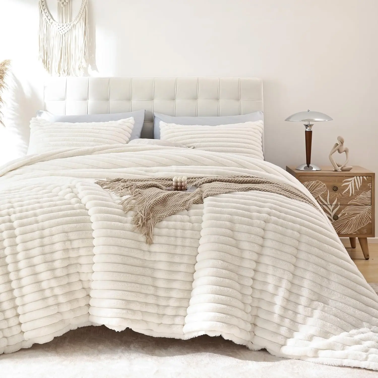 Fluffy Queen Comforter 3 - Cream White Fluffy Comforter, Fuzzy,  Warm Queen Comforter, Heavy with 2 Pillow Cases