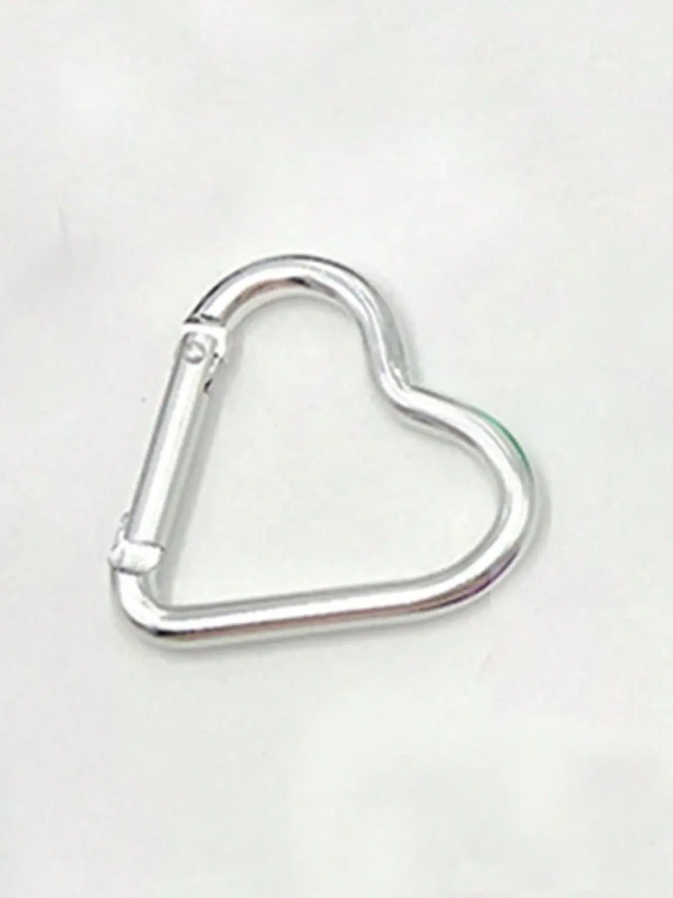 Heart-Shaped Carabiner Hooks,Aluminum Snap Hook Clip Key Holder,Auto-Locking Keychain Clips For Fishing, Heart-Shaped Aluminum Snap Hook Clip Key Holder, Hiking, Traveling, Home,Running,Adventures And Camping Carabiner Clip，Bag Charm，Keychain
