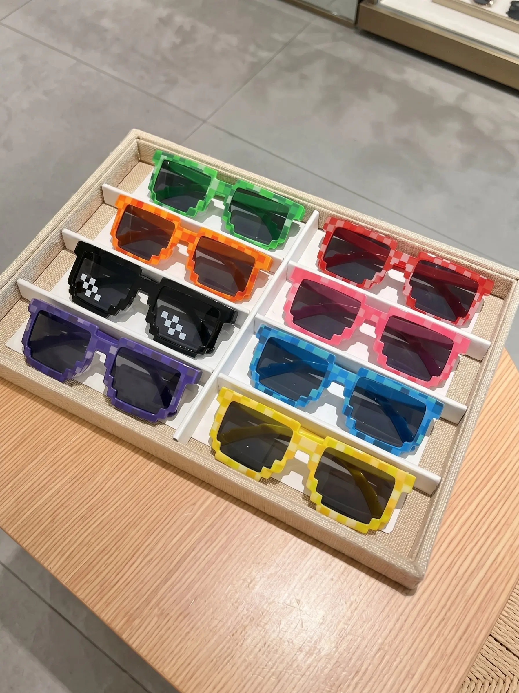 8 Pairs Pixel Style Funny Glasses Set, Mosaic Square Sunglasses, Party Photo Props, Photobooth Props, Party Accessories, Adult Fun Eyewear, Multiple Colors Available