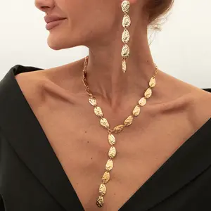 Unique designer jewelry for women, high-end baroque irregular pendant collarbone chain necklace accessories for women