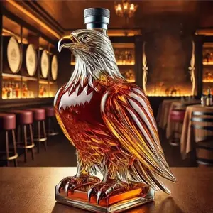 Novelty Eagle Design Whiskey Decanter, Premium Decorative Clear Glass Liquor Bottle, Ideal Gift for Him, Man Cave & Bar Ornament, Home Bar Accessories, Decoration, Whisky