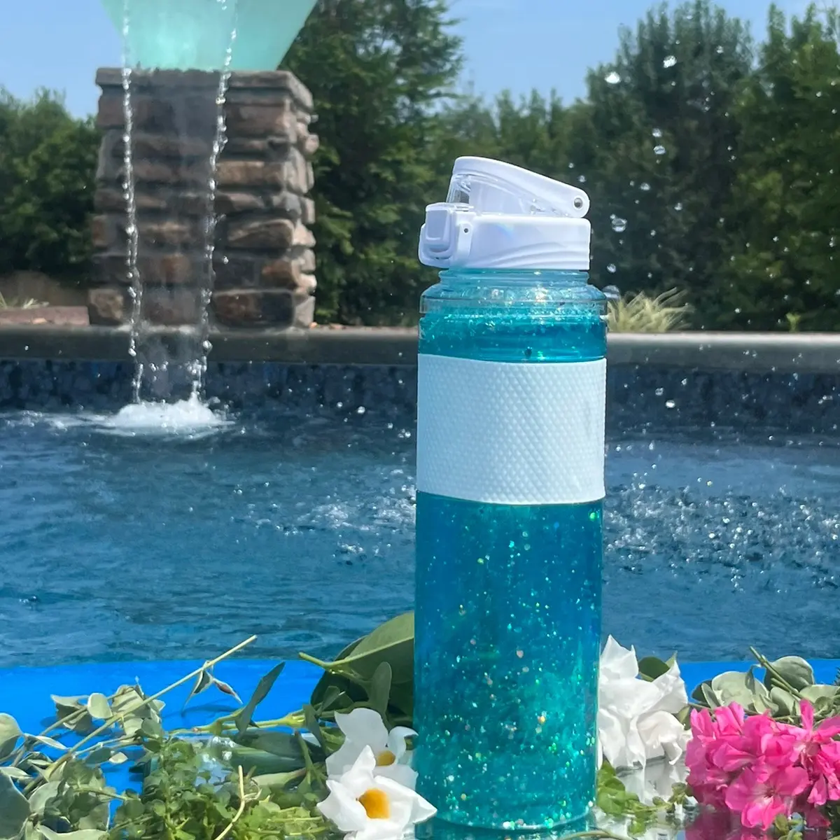 Snowglobe water bottle teal with silver glitter
